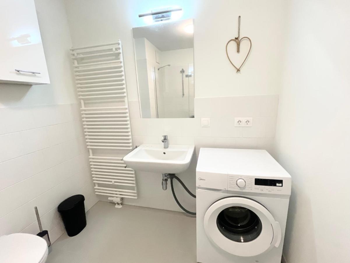 Central 55M2 Flat With Balcony & Parking Vienna Esterno foto